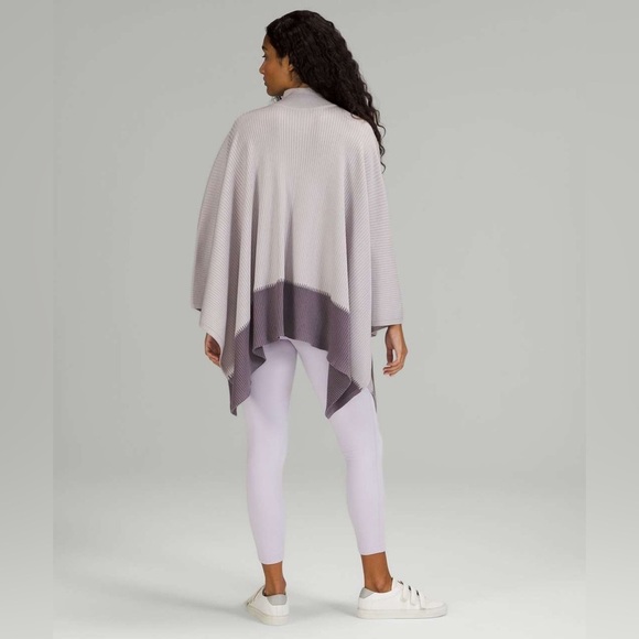 Lululemon On The Go Poncho in Chrome / Dusky Lavender - one size - Picture 3 of 11